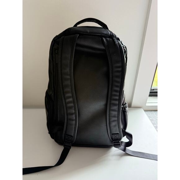 $200 Itzy Ritzy Diaper Backpack - Black White - Picture 6 of 11